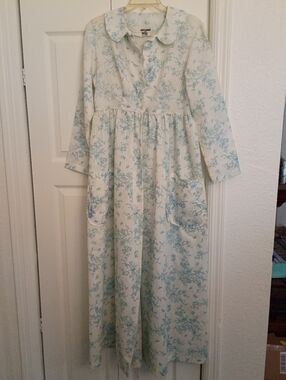 Vintage Chuck Howard Designer Hostess Robe